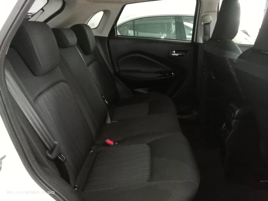 Foto Mobil Bekas Kabin Belakang Suzuki Baleno 1.5 tahun 2024
