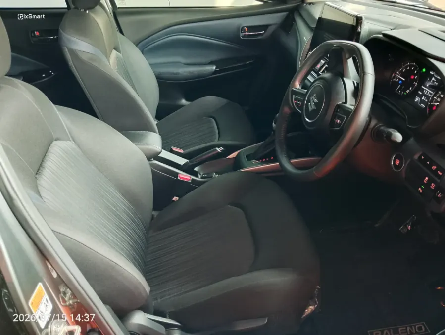 Foto Mobil Bekas Kabin Depan Suzuki Baleno 1.5 tahun 2024