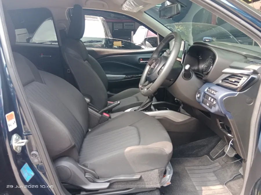 Foto Mobil Bekas Kabin Depan Suzuki Baleno 1.5 tahun 2024