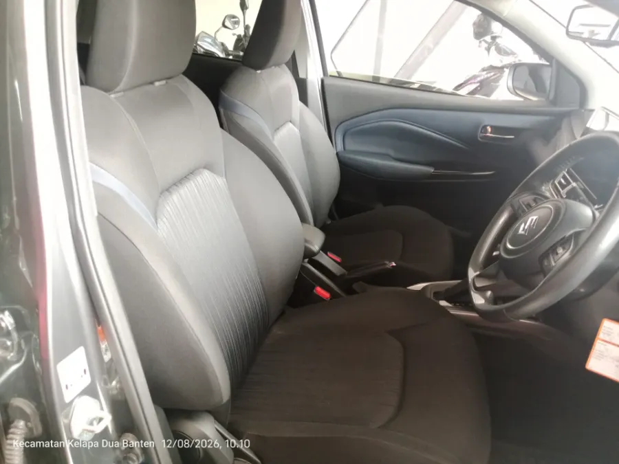 Foto Mobil Bekas Kabin Depan Suzuki Baleno 1.5 tahun 2024