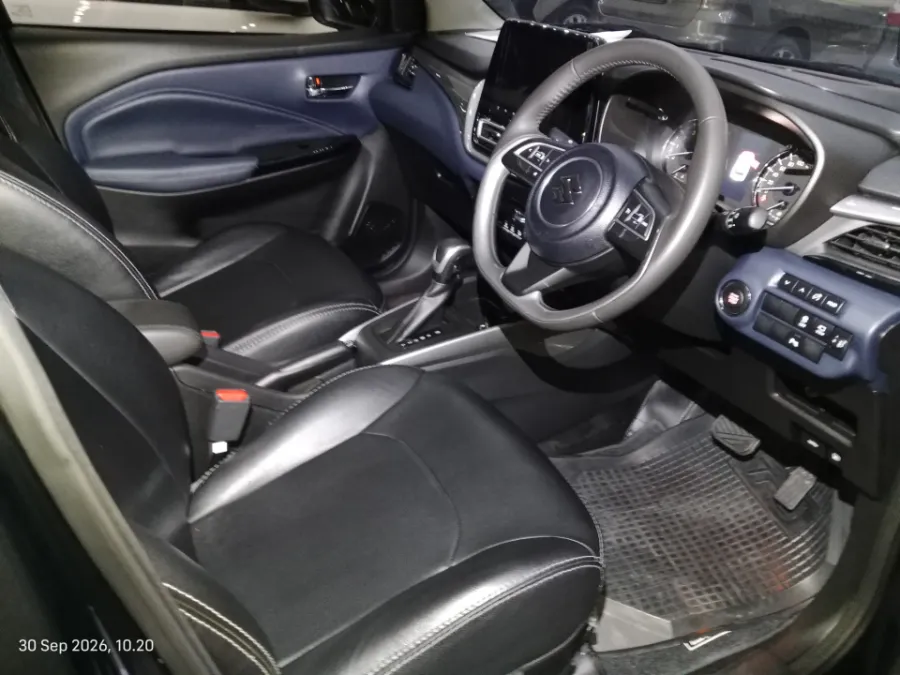 Foto Mobil Bekas Kabin Depan Suzuki Baleno 1.5 tahun 2024