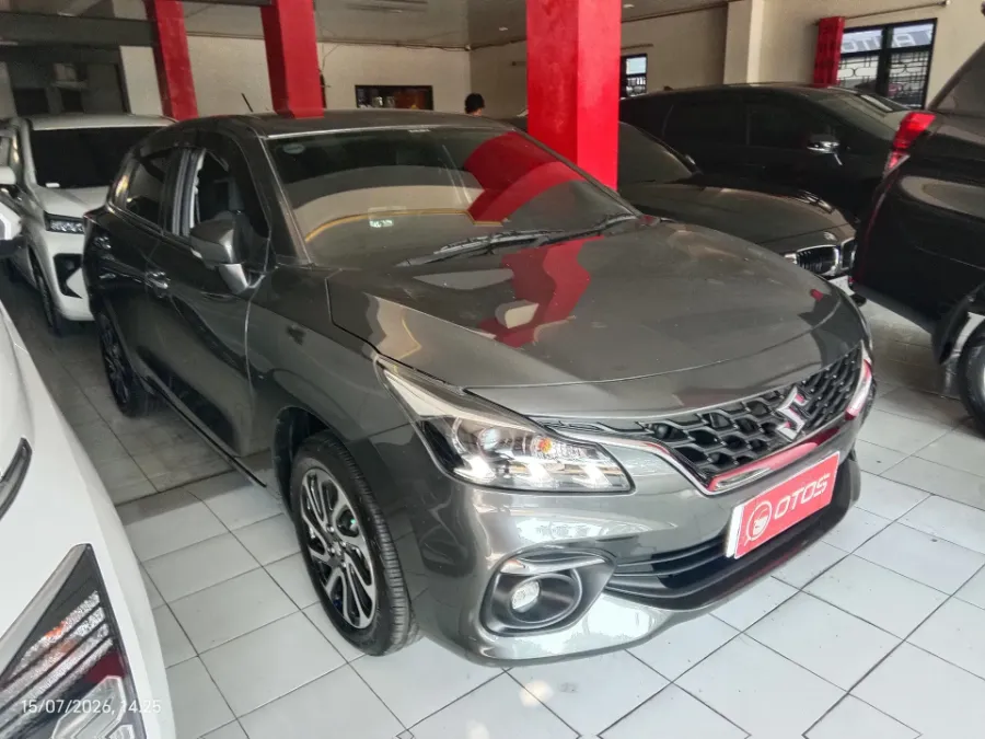 Foto Mobil Bekas Kanan Depan Suzuki Baleno 1.5 tahun 2024