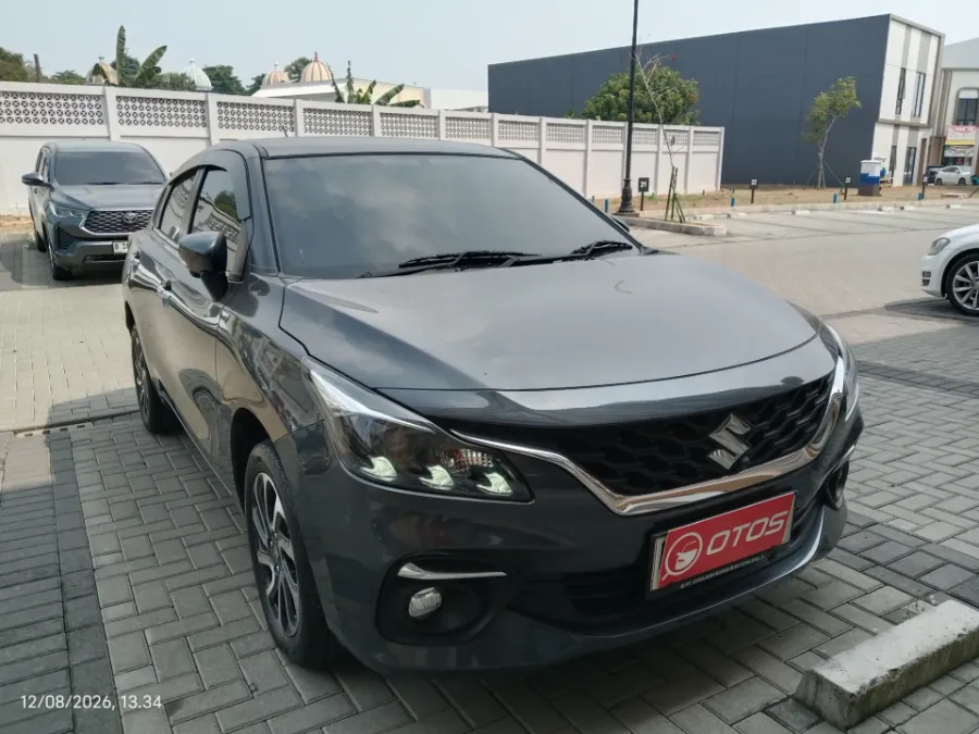 Foto Mobil Bekas Kanan Depan Suzuki Baleno 1.5 tahun 2024