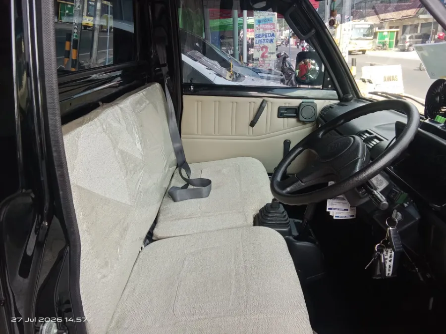 Foto Mobil Bekas Kabin Depan Suzuki Carry 1.5 Pick-Up tahun 2018