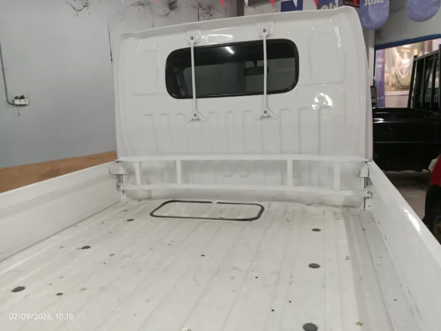 Foto Mobil Bekas Kabin Belakang Suzuki Carry 1.5 Pick-Up tahun 2021