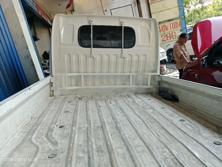Foto Mobil Bekas Kabin Belakang Suzuki Carry 1.5 Pick-Up tahun 2023