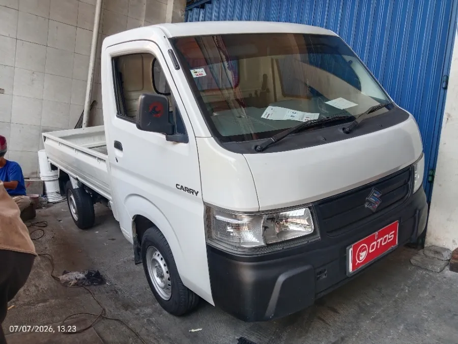 Foto Mobil Bekas Kanan Depan Suzuki Carry 1.5 Pick-Up tahun 2023