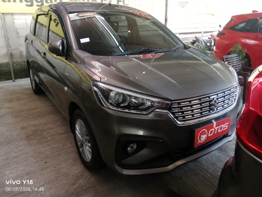Foto Mobil Bekas Kanan Depan Suzuki Ertiga 1.3 GX tahun 2022