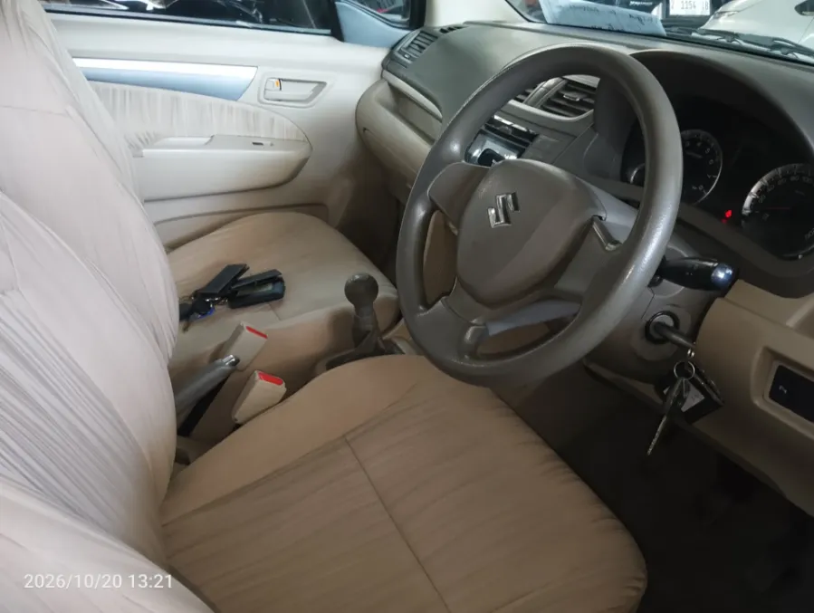 Foto Mobil Bekas Kabin Depan Suzuki Ertiga 1.4 tahun 2017