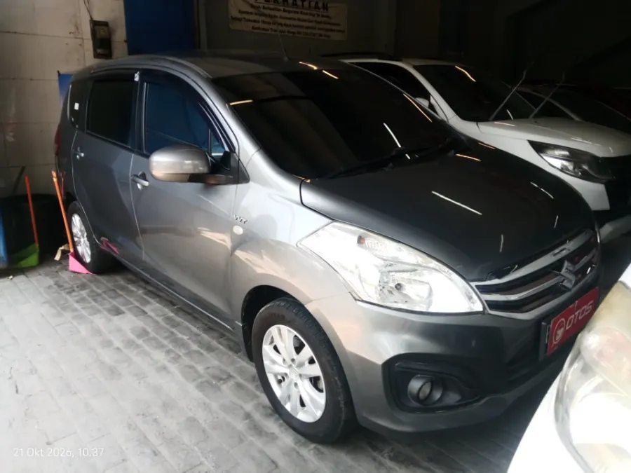 Foto Mobil Bekas Kanan Depan Suzuki Ertiga 1.4 tahun 2017
