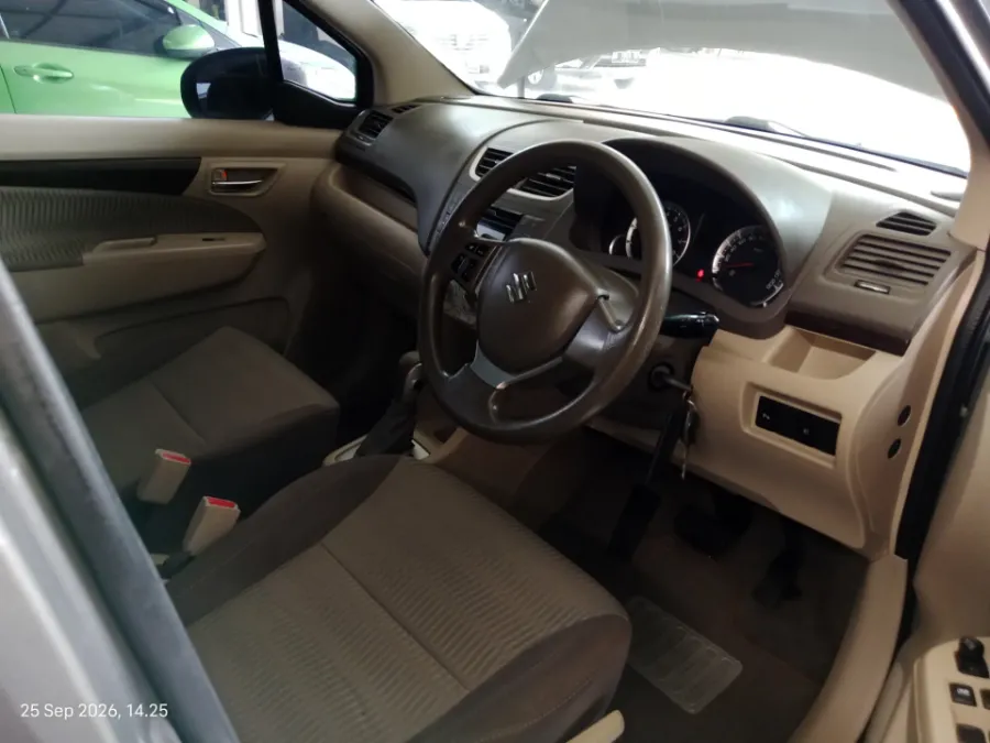 Foto Mobil Bekas Kabin Depan Suzuki Ertiga 1.4 Dreza tahun 2016