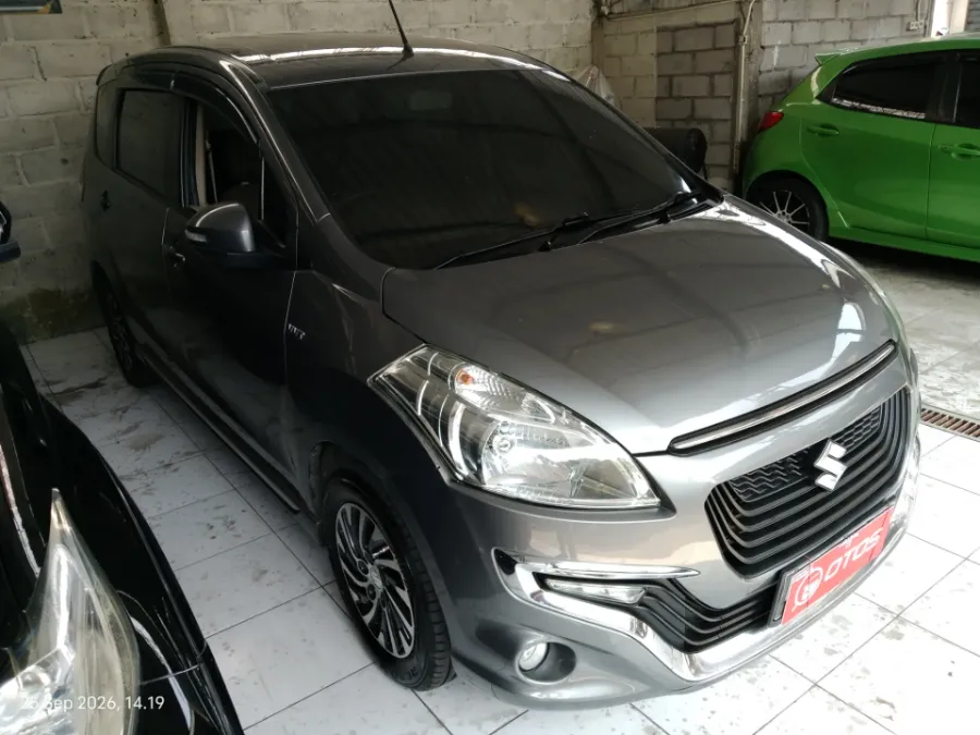 Foto Mobil Bekas Kanan Depan Suzuki Ertiga 1.4 Dreza tahun 2016