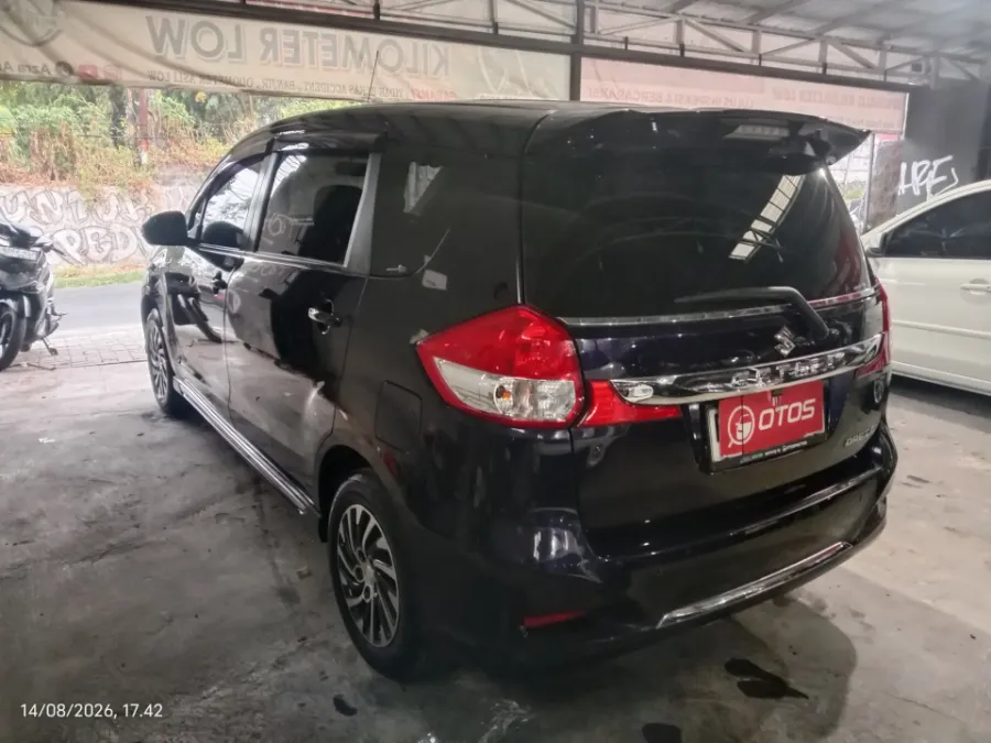 Foto Mobil Bekas Kiri Belakang Suzuki Ertiga 1.4 Dreza tahun 2017