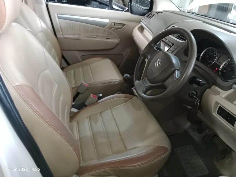 Foto Mobil Bekas Kabin Depan Suzuki Ertiga 1.4 GL tahun 2016