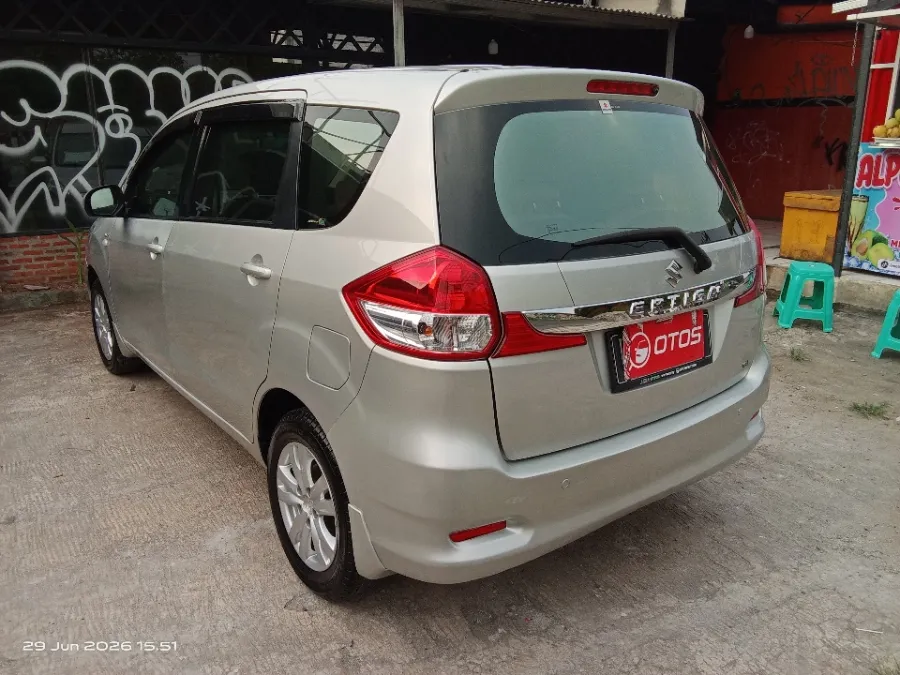 Foto Mobil Bekas Kiri Belakang Suzuki Ertiga 1.4 GL tahun 2017