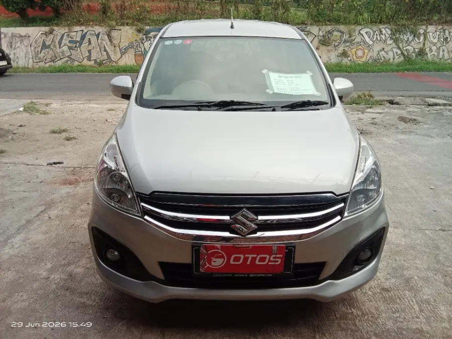 Foto Mobil Bekas Tampak Depan Suzuki Ertiga 1.4 GL tahun 2017
