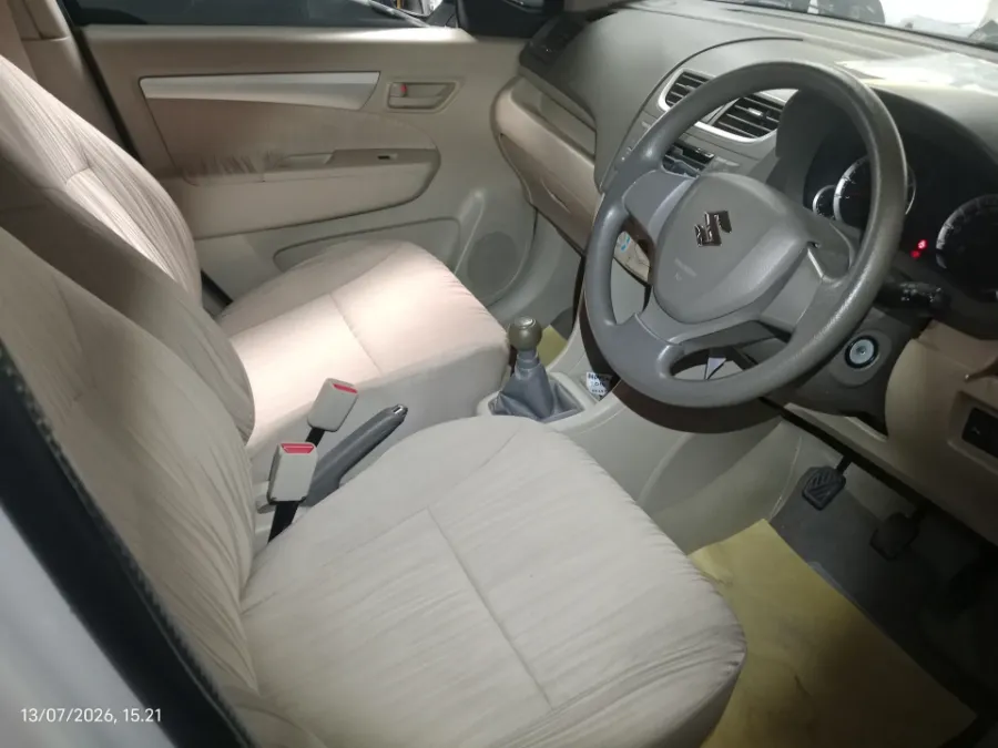 Foto Mobil Bekas Kabin Depan Suzuki Ertiga 1.4 GL tahun 2018