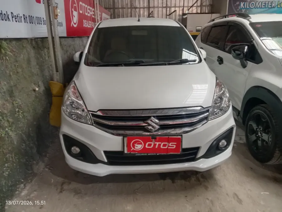 Foto Mobil Bekas Tampak Depan Suzuki Ertiga 1.4 GL tahun 2018