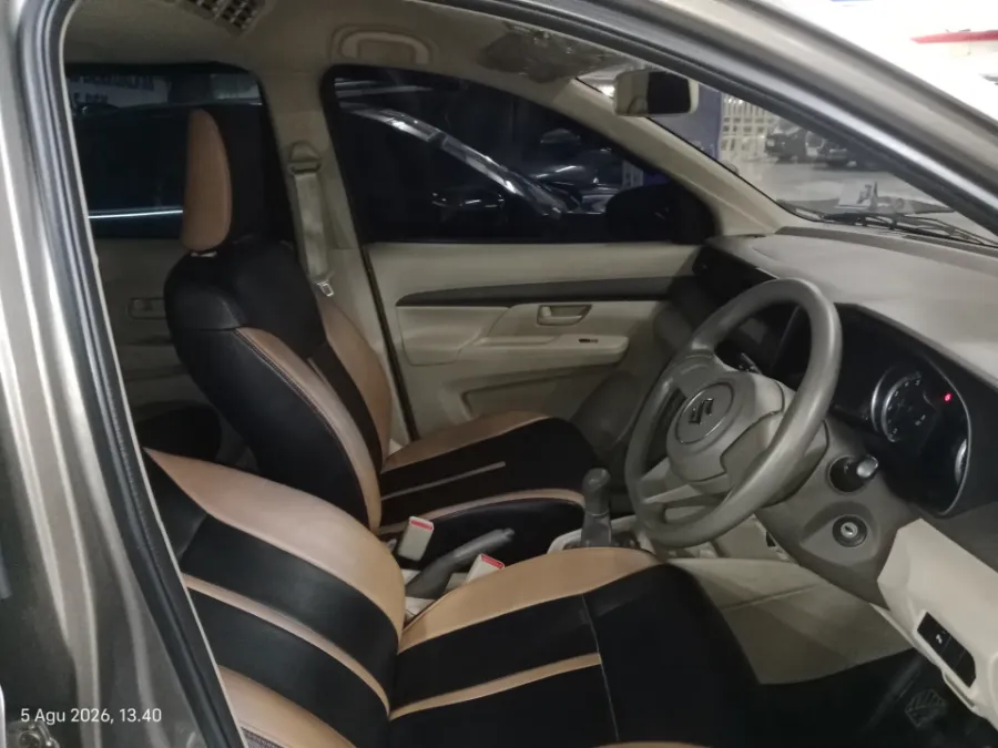 Foto Mobil Bekas Kabin Depan Suzuki Ertiga 1.4 GL tahun 2021