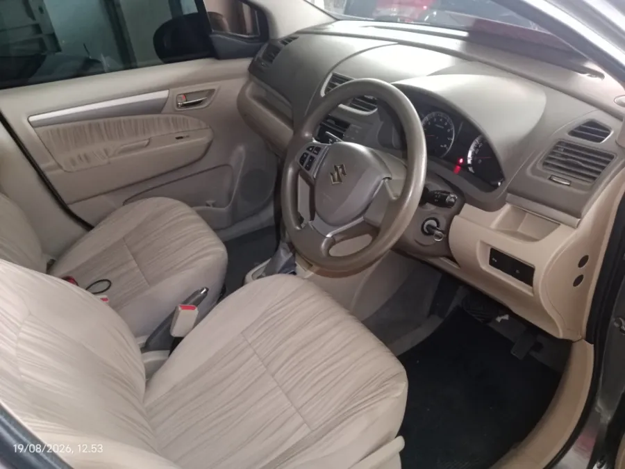 Foto Mobil Bekas Kabin Depan Suzuki Ertiga 1.4 GX tahun 2016