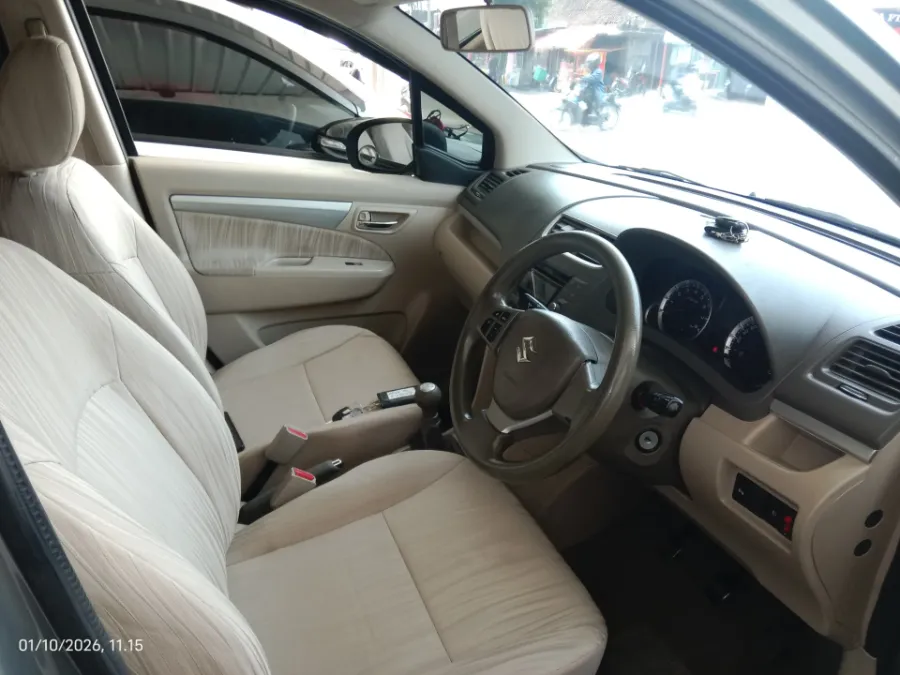Foto Mobil Bekas Kabin Depan Suzuki Ertiga 1.4 GX tahun 2018