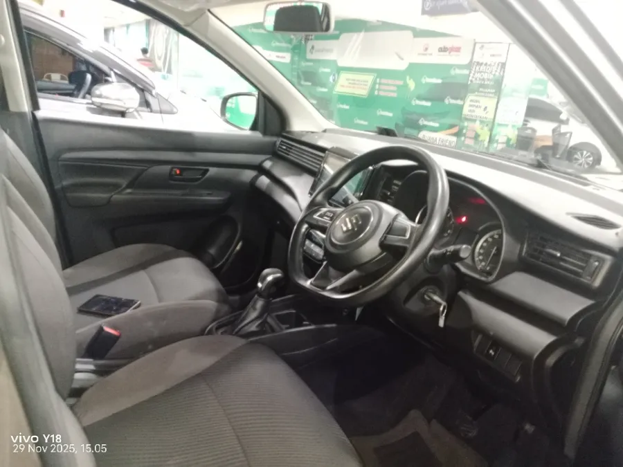 Foto Mobil Bekas Kabin Depan Suzuki Ertiga 1.5 tahun 2022