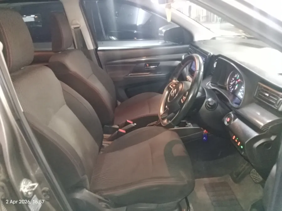 Foto Mobil Bekas Kabin Depan Suzuki Ertiga 1.5 tahun 2022