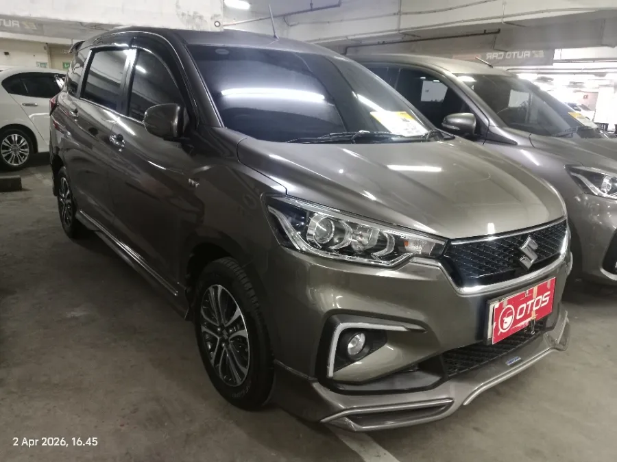 Foto Mobil Bekas Kanan Depan Suzuki Ertiga 1.5 tahun 2022