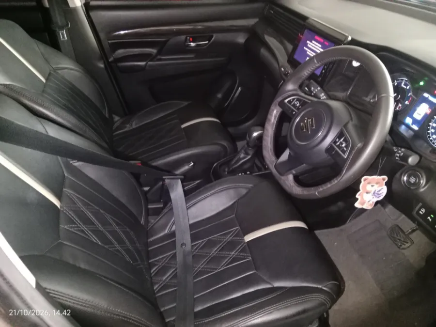Foto Mobil Bekas Kabin Depan Suzuki Ertiga 1.5 tahun 2024
