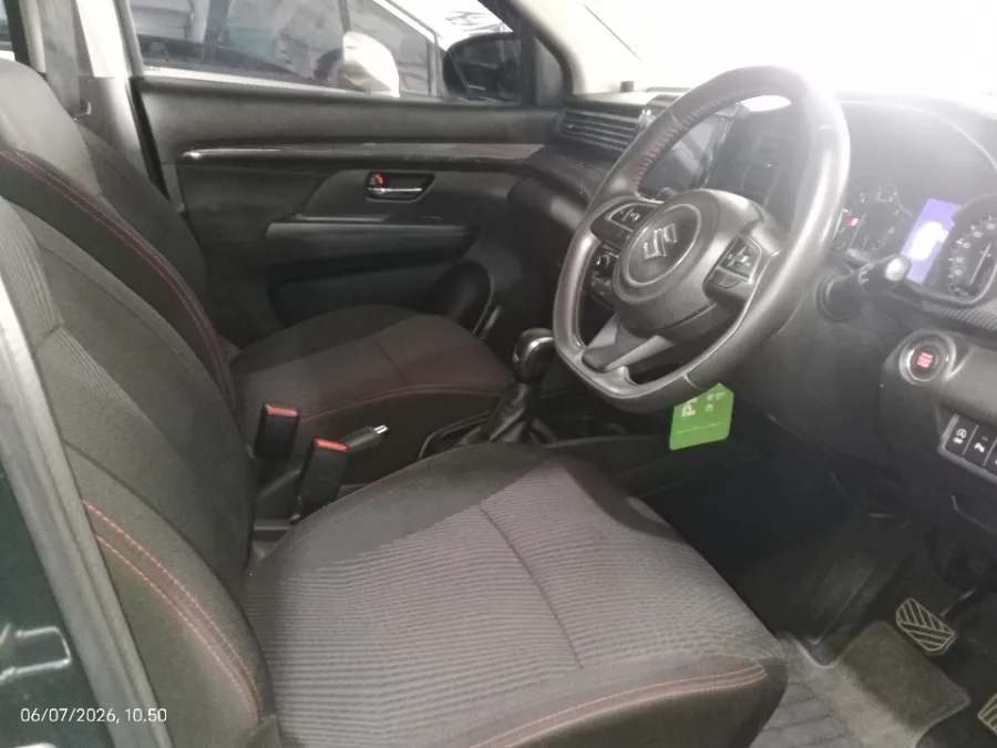 Foto Mobil Bekas Kabin Depan Suzuki Ertiga 1.5 Cruise Hybrid tahun 2022