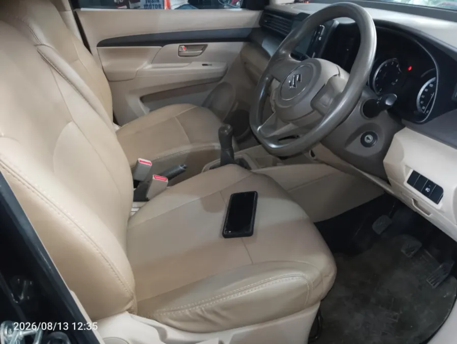 Foto Mobil Bekas Kabin Depan Suzuki Ertiga 1.5 GA tahun 2019