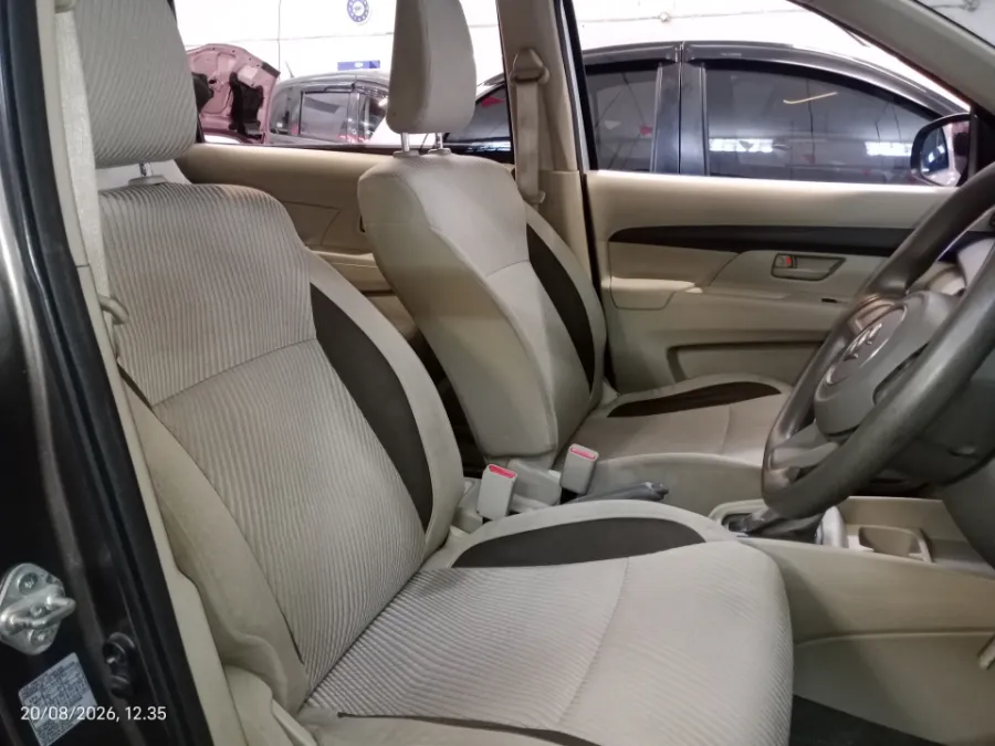 Foto Mobil Bekas Kabin Depan Suzuki Ertiga 1.5 GL tahun 2018