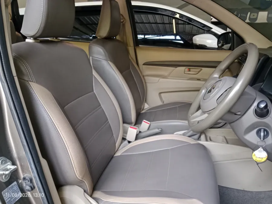 Foto Mobil Bekas Kabin Depan Suzuki Ertiga 1.5 GL tahun 2020