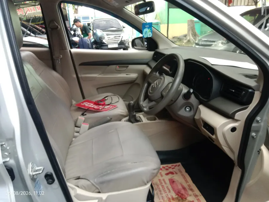 Foto Mobil Bekas Kabin Depan Suzuki Ertiga 1.5 GL tahun 2021