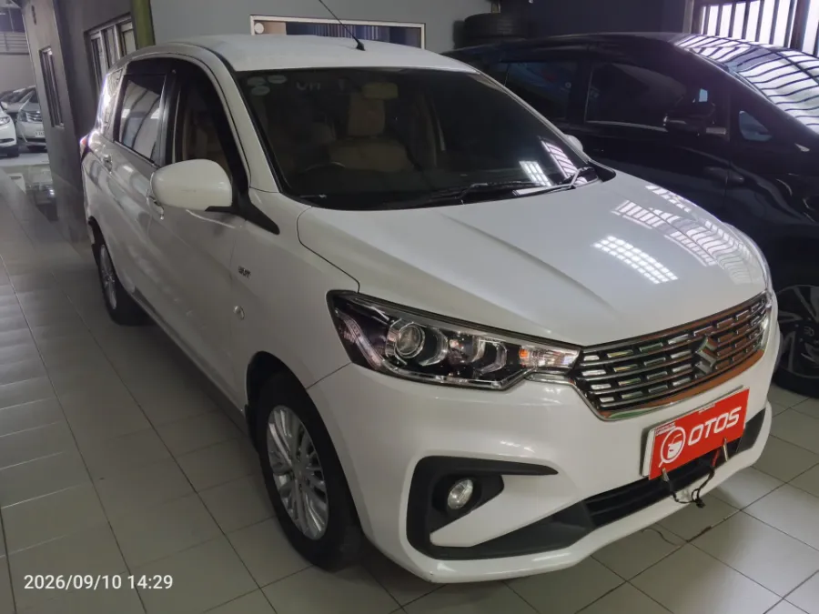 Foto Mobil Bekas Kanan Depan Suzuki Ertiga 1.5 GL tahun 2021