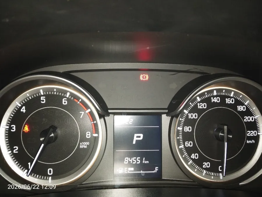 Foto Mobil Bekas Odometer Suzuki Ertiga 1.5 GL tahun 2021