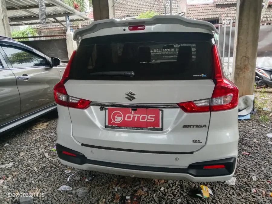 Foto Mobil Bekas Tampak Belakang Suzuki Ertiga 1.5 GL tahun 2021
