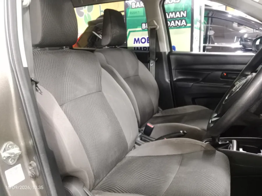 Foto Mobil Bekas Kabin Depan Suzuki Ertiga 1.5 GL tahun 2022