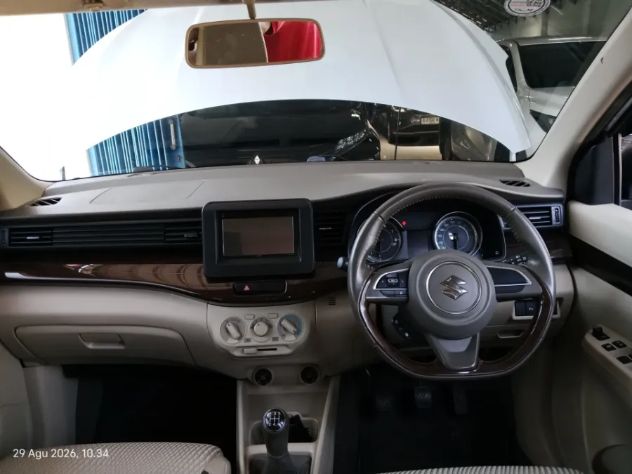 Foto Mobil Bekas Dashboard Suzuki Ertiga 1.5 GX tahun 2018