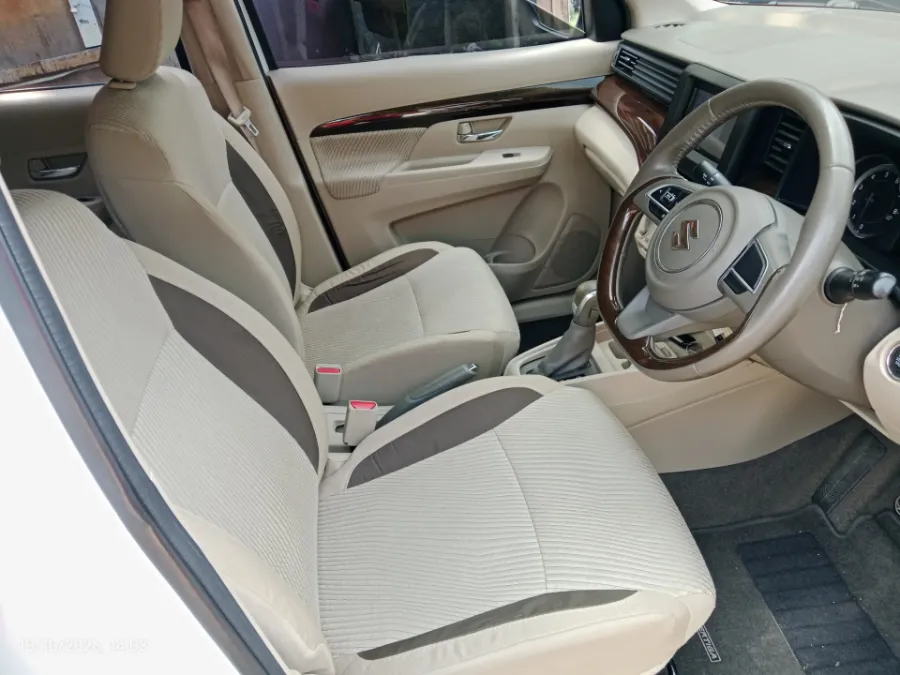Foto Mobil Bekas Kabin Depan Suzuki Ertiga 1.5 GX tahun 2018