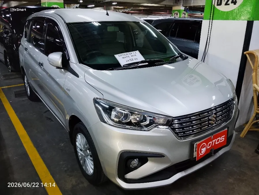 Foto Mobil Bekas Kanan Depan Suzuki Ertiga 1.5 GX tahun 2018