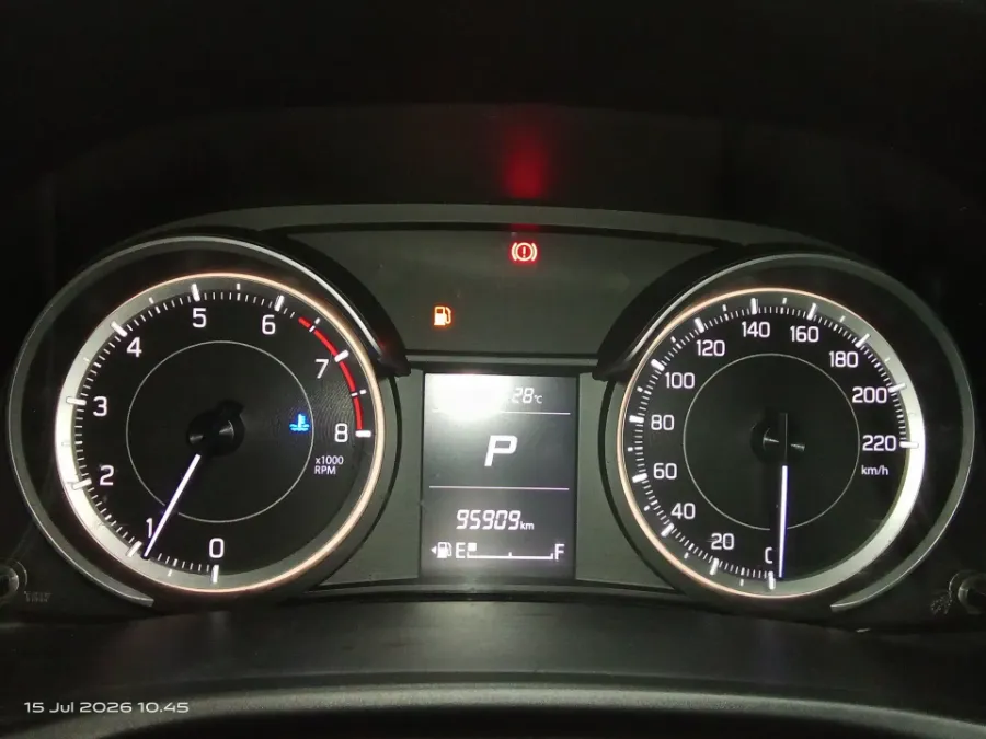 Foto Mobil Bekas Odometer Suzuki Ertiga 1.5 GX tahun 2018