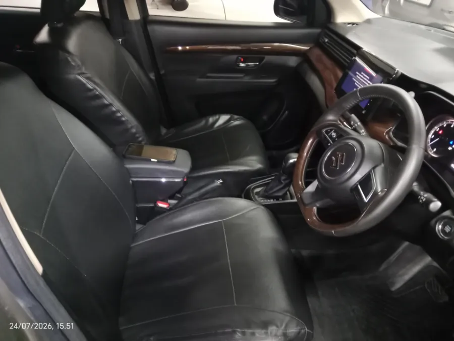Foto Mobil Bekas Kabin Depan Suzuki Ertiga 1.5 GX tahun 2020