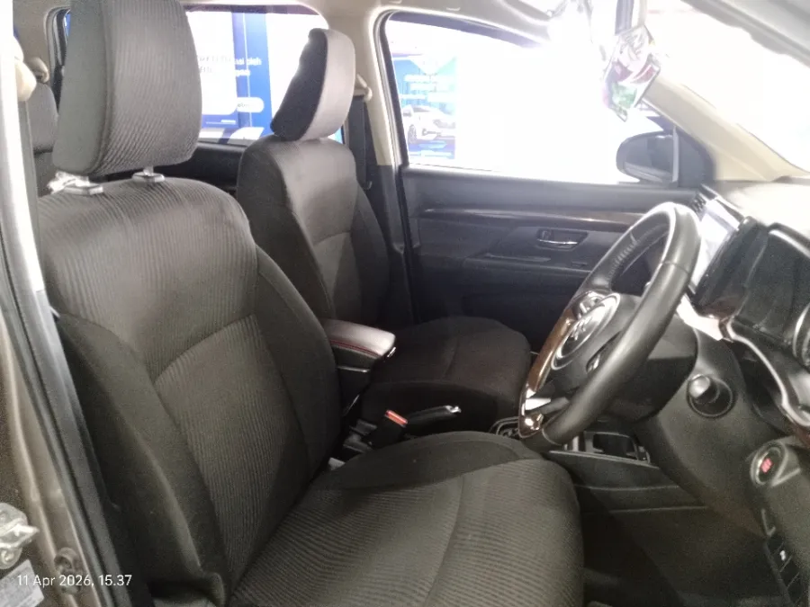 Foto Mobil Bekas Kabin Depan Suzuki Ertiga 1.5 GX tahun 2021
