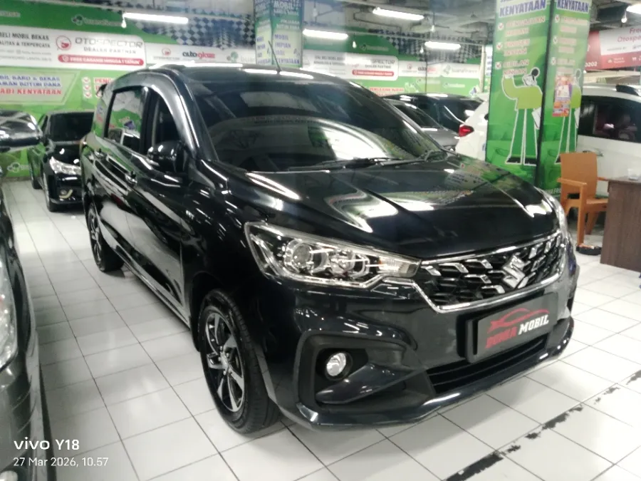 Foto Mobil Bekas Kanan Depan Suzuki Ertiga 1.5 GX tahun 2024