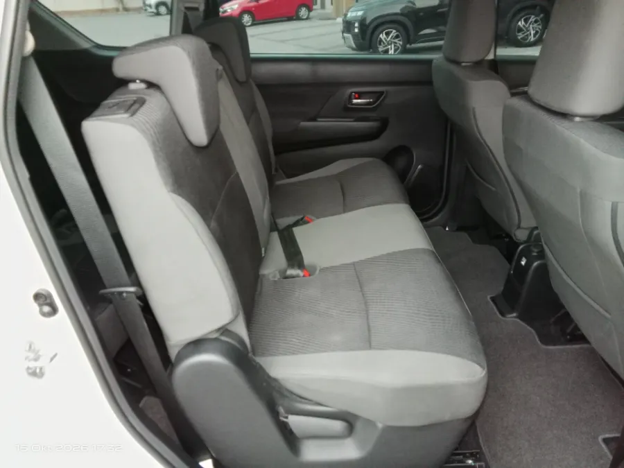 Foto Mobil Bekas Kabin Belakang Suzuki Ertiga 1.5 GX tahun 2025