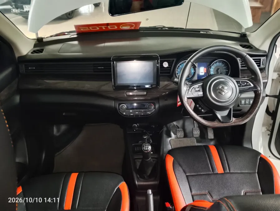 Foto Mobil Bekas Dashboard Suzuki Ertiga 1.5 GX Hybrid tahun 2022