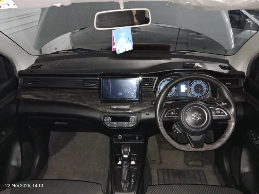 Foto Mobil Bekas Dashboard Suzuki Ertiga 1.5 GX Hybrid tahun 2023