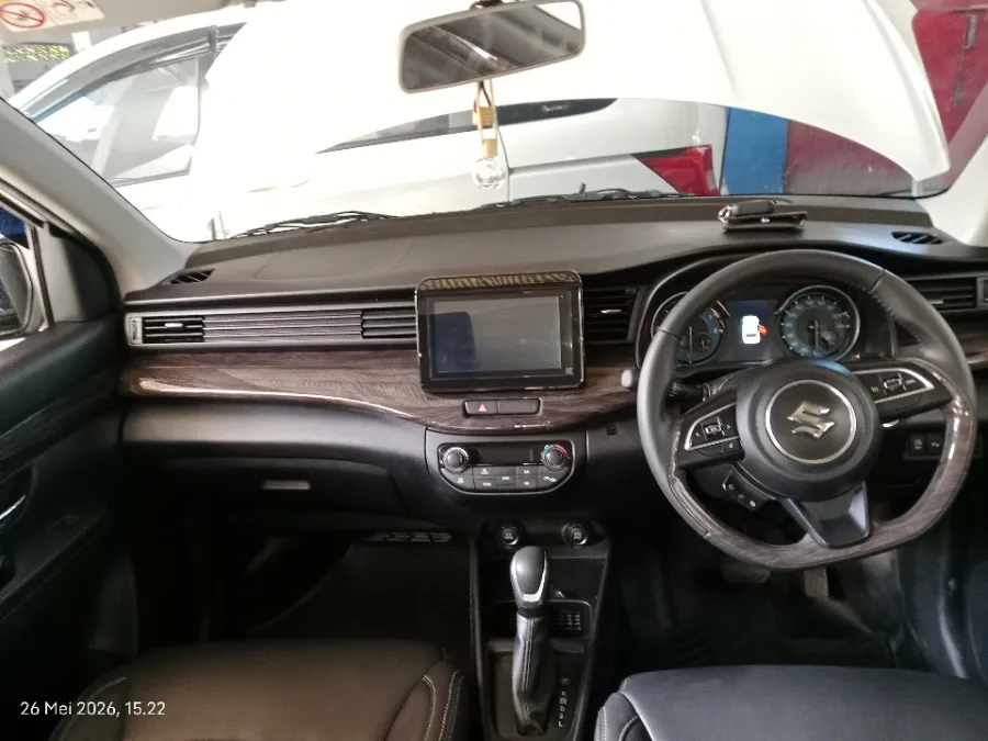 Foto Mobil Bekas Dashboard Suzuki Ertiga 1.5 GX Hybrid tahun 2023