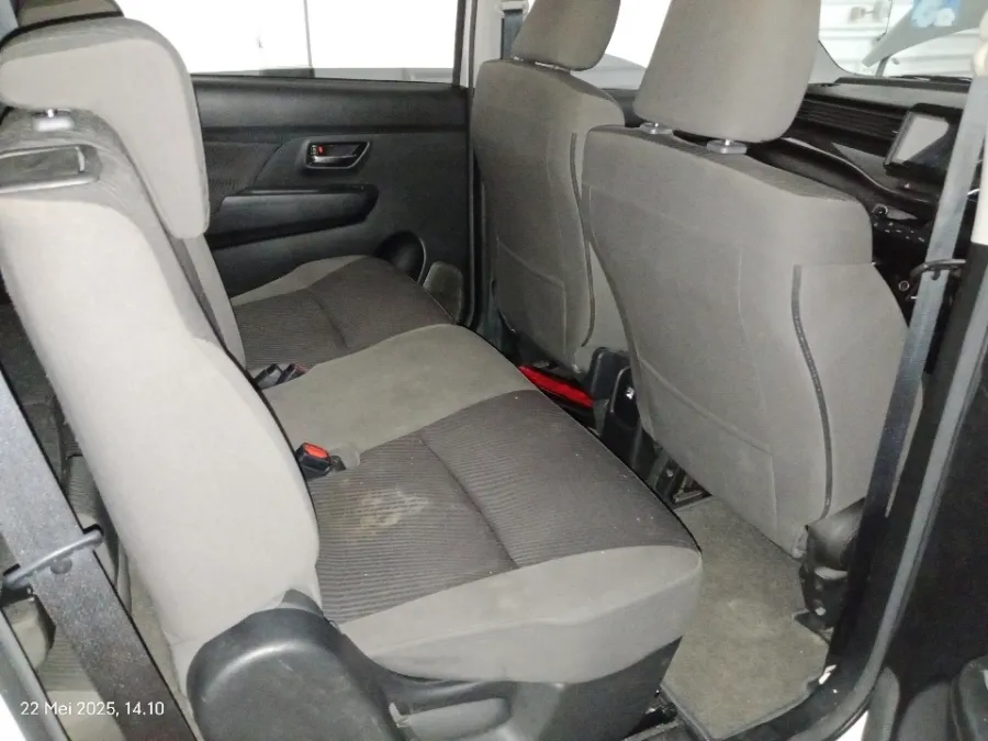 Foto Mobil Bekas Kabin Belakang Suzuki Ertiga 1.5 GX Hybrid tahun 2023